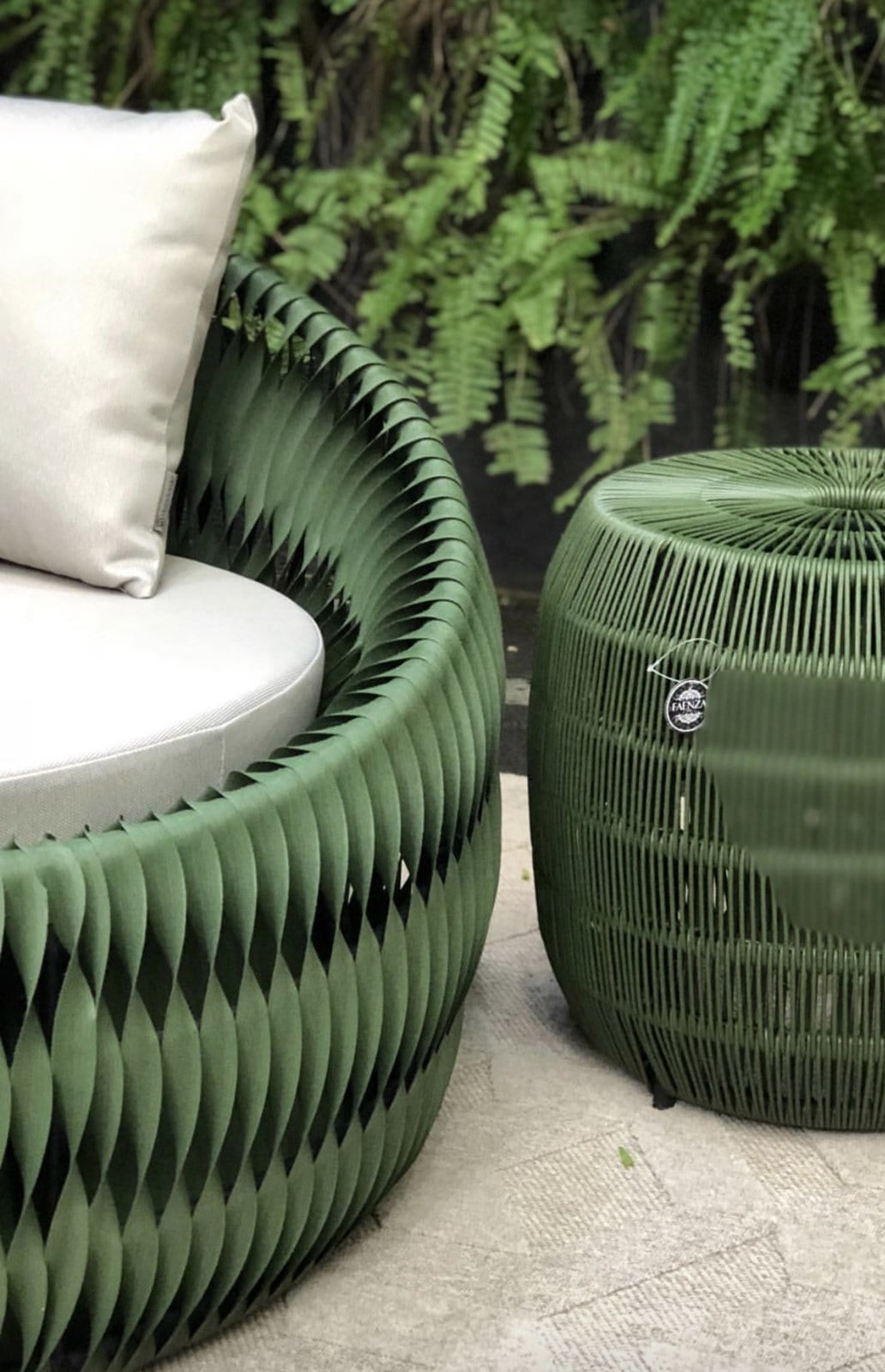 Chaise Bilbao — detalhe da trama
