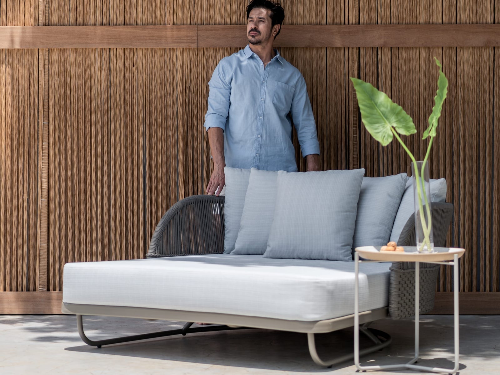 1 Chaise Levez assinada por Studio Lovato para lovato_moveis