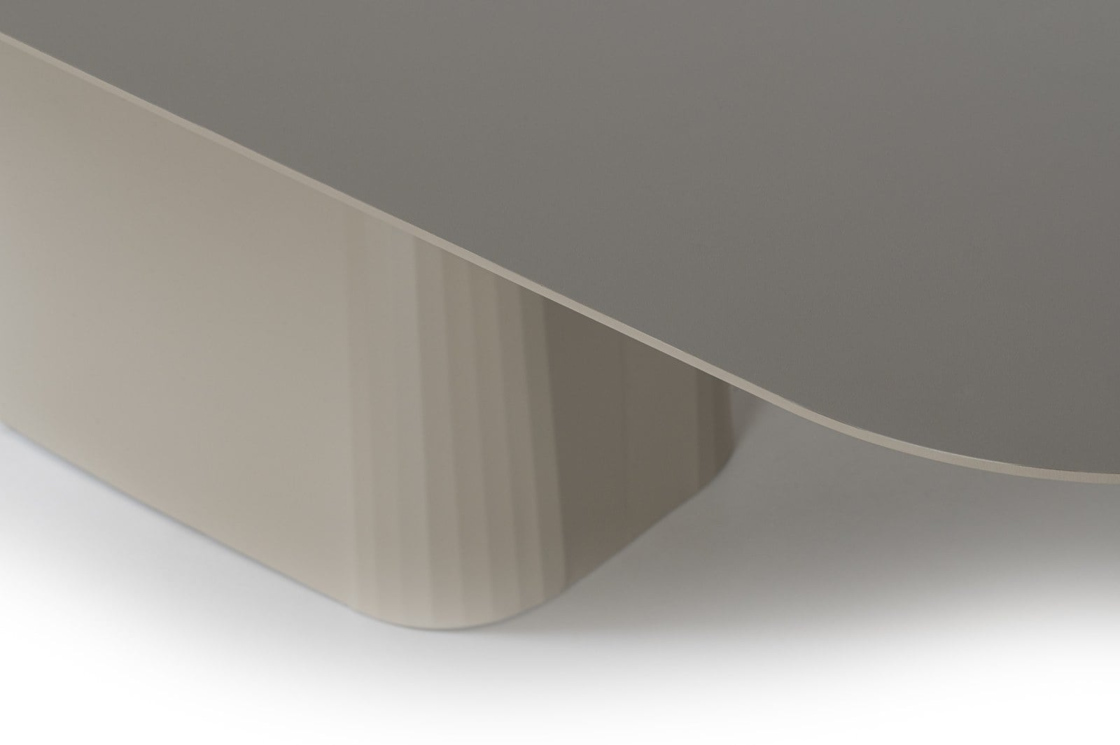 Mesa Bossa — detalhe da base