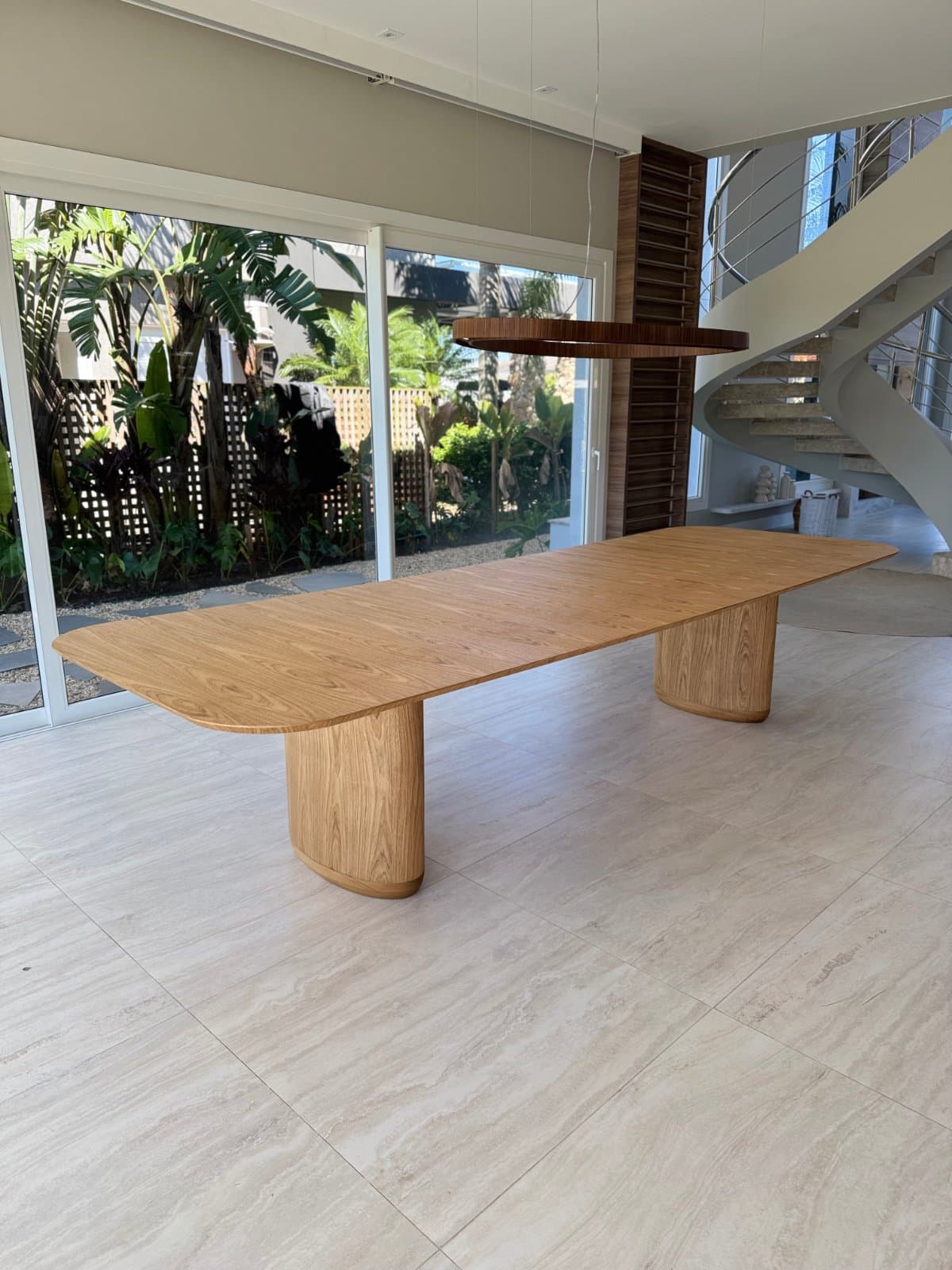 Mesa Jantar Batu