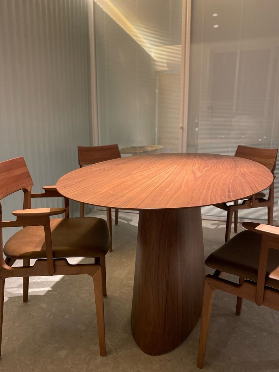 Mesa Jantar Berloke Oval
